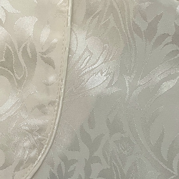 Night-Magic - Vintage Ivory Sateen Button Up Pajama Top. Size Medium. - Picture 4 of 4